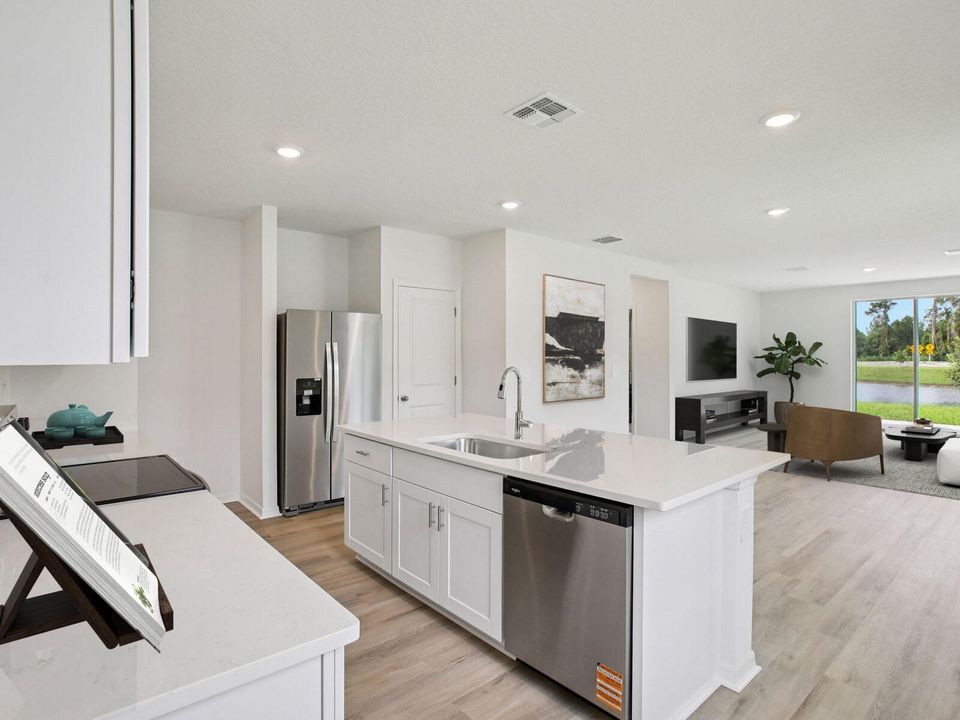 Active With Contract: $352,590 (4 beds, 2 baths, 1607 Square Feet)