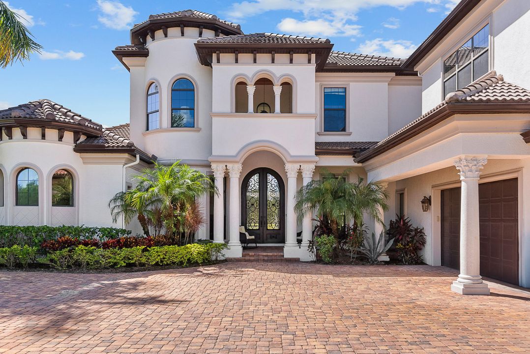 For Sale: $3,495,000 (6 beds, 7 baths, 6213 Square Feet)