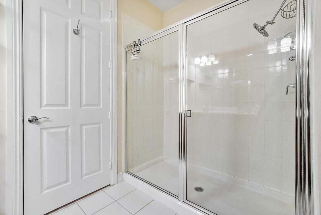 出租: $3,900 (2 贝兹, 2 浴室, 1900 平方英尺)