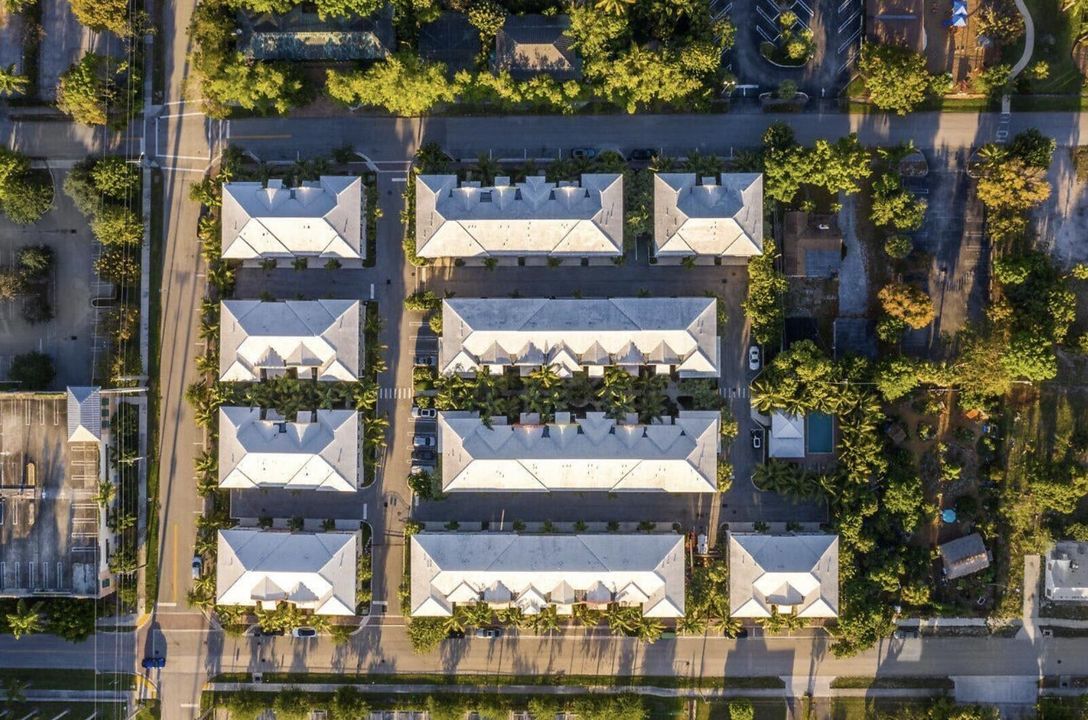 出租: $3,900 (2 贝兹, 2 浴室, 1900 平方英尺)