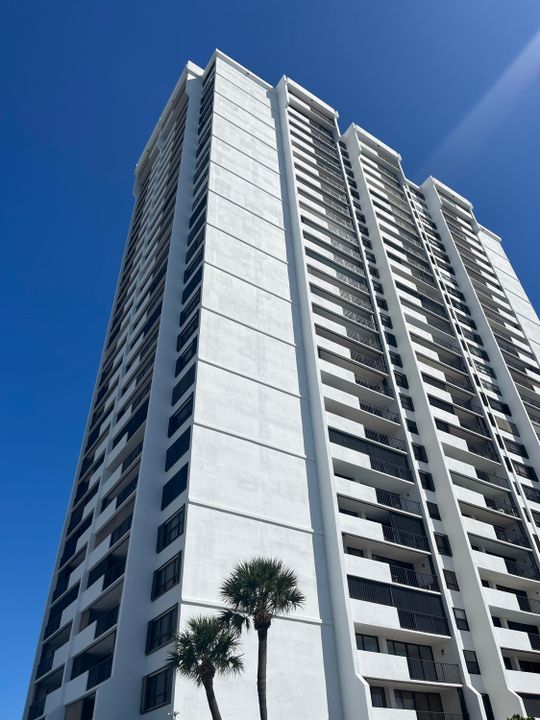 Recently Rented: $2,500 (2 beds, 2 baths, 1170 Square Feet)