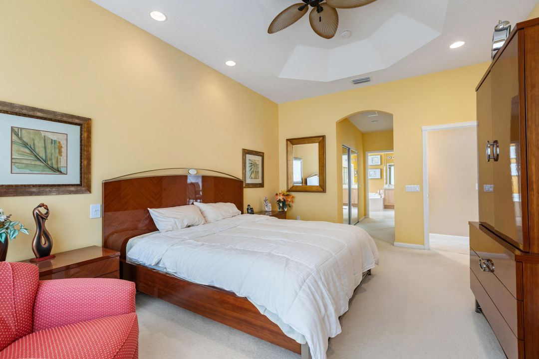 合同活跃: $499,000 (3 贝兹, 2 浴室, 2099 平方英尺)