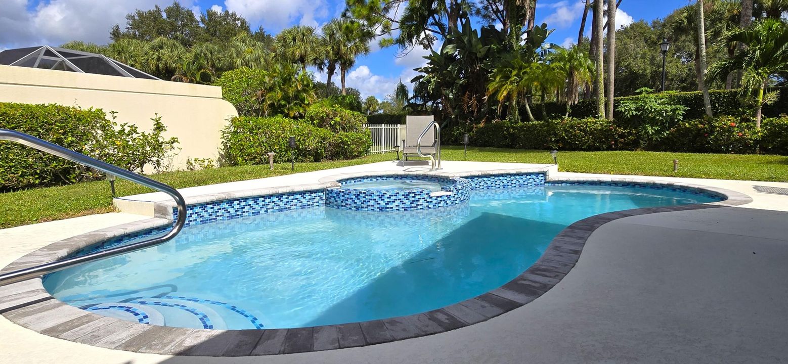 For Sale: $549,000 (2 beds, 2 baths, 1385 Square Feet)