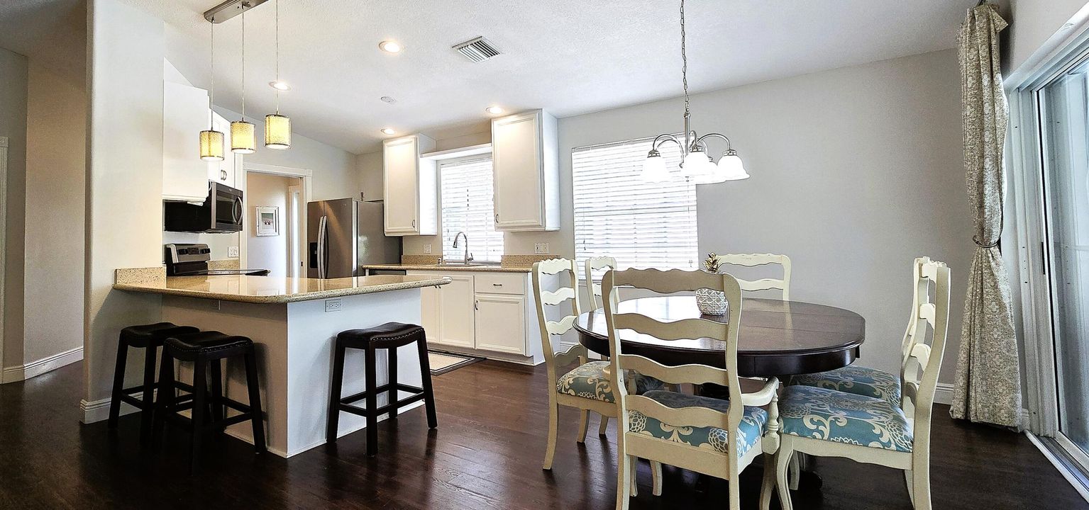 For Sale: $549,000 (2 beds, 2 baths, 1385 Square Feet)