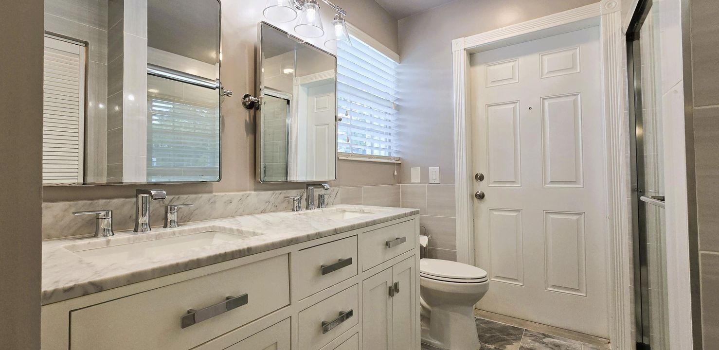 For Sale: $549,000 (2 beds, 2 baths, 1385 Square Feet)