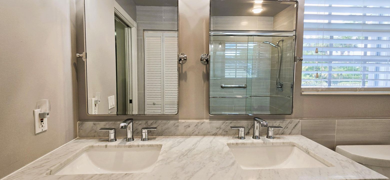 For Sale: $549,000 (2 beds, 2 baths, 1385 Square Feet)