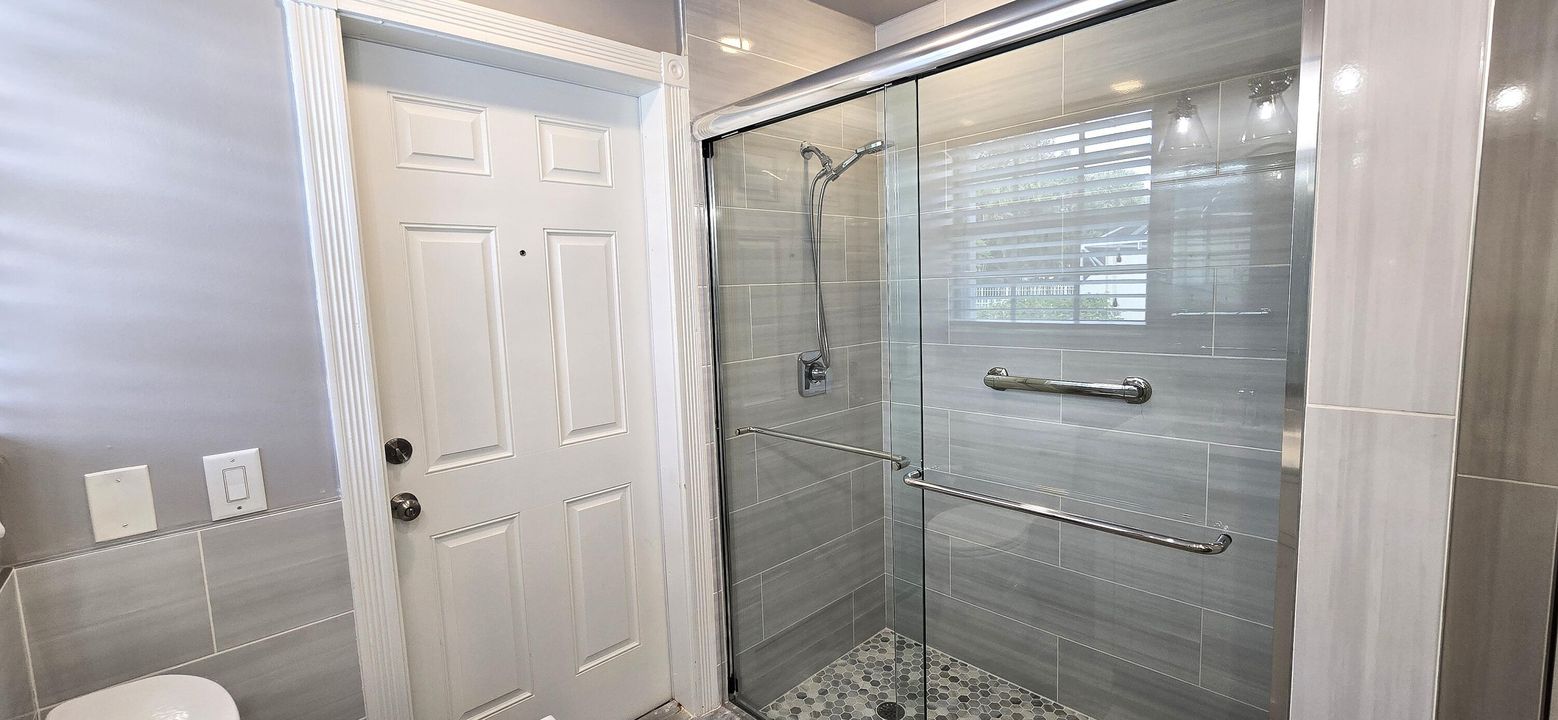 For Sale: $549,000 (2 beds, 2 baths, 1385 Square Feet)