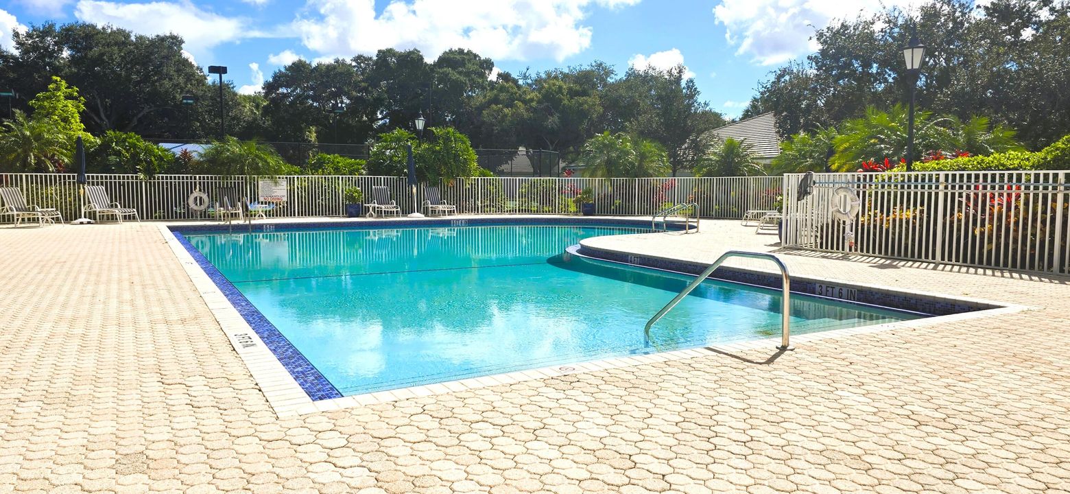 For Sale: $549,000 (2 beds, 2 baths, 1385 Square Feet)