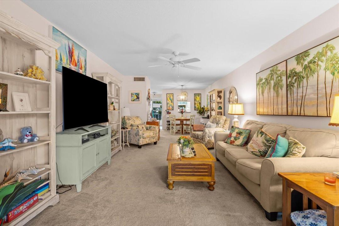 For Sale: $172,000 (2 beds, 2 baths, 1005 Square Feet)