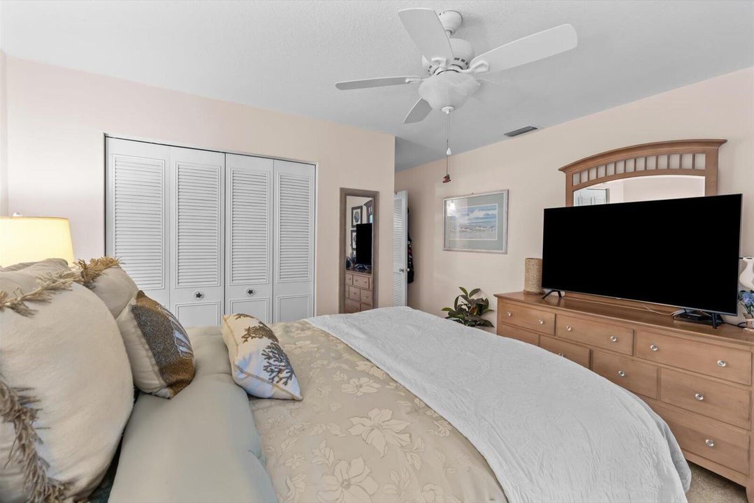 For Sale: $172,000 (2 beds, 2 baths, 1005 Square Feet)