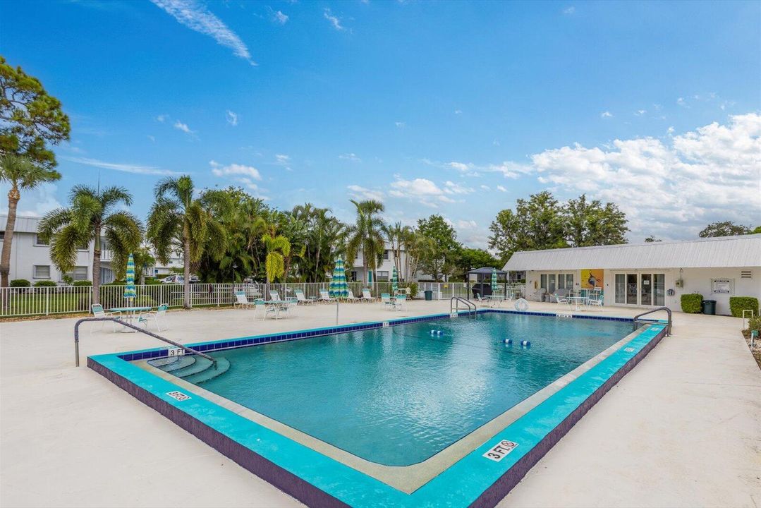 For Sale: $172,000 (2 beds, 2 baths, 1005 Square Feet)