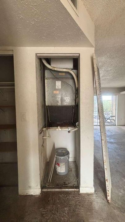 For Sale: $110,000 (2 beds, 2 baths, 959 Square Feet)