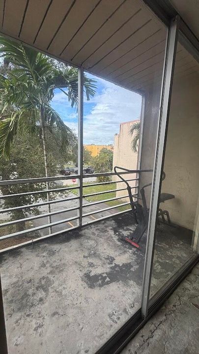 For Sale: $110,000 (2 beds, 2 baths, 959 Square Feet)