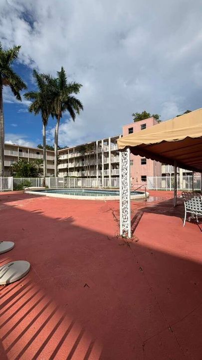 For Sale: $110,000 (2 beds, 2 baths, 959 Square Feet)