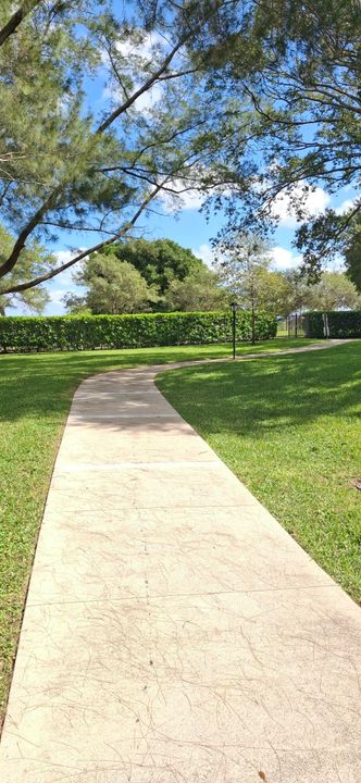 For Rent: $2,275 (2 beds, 2 baths, 1000 Square Feet)