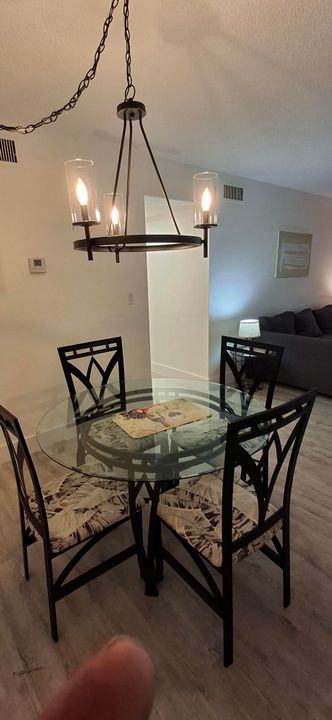 For Rent: $2,275 (2 beds, 2 baths, 1000 Square Feet)
