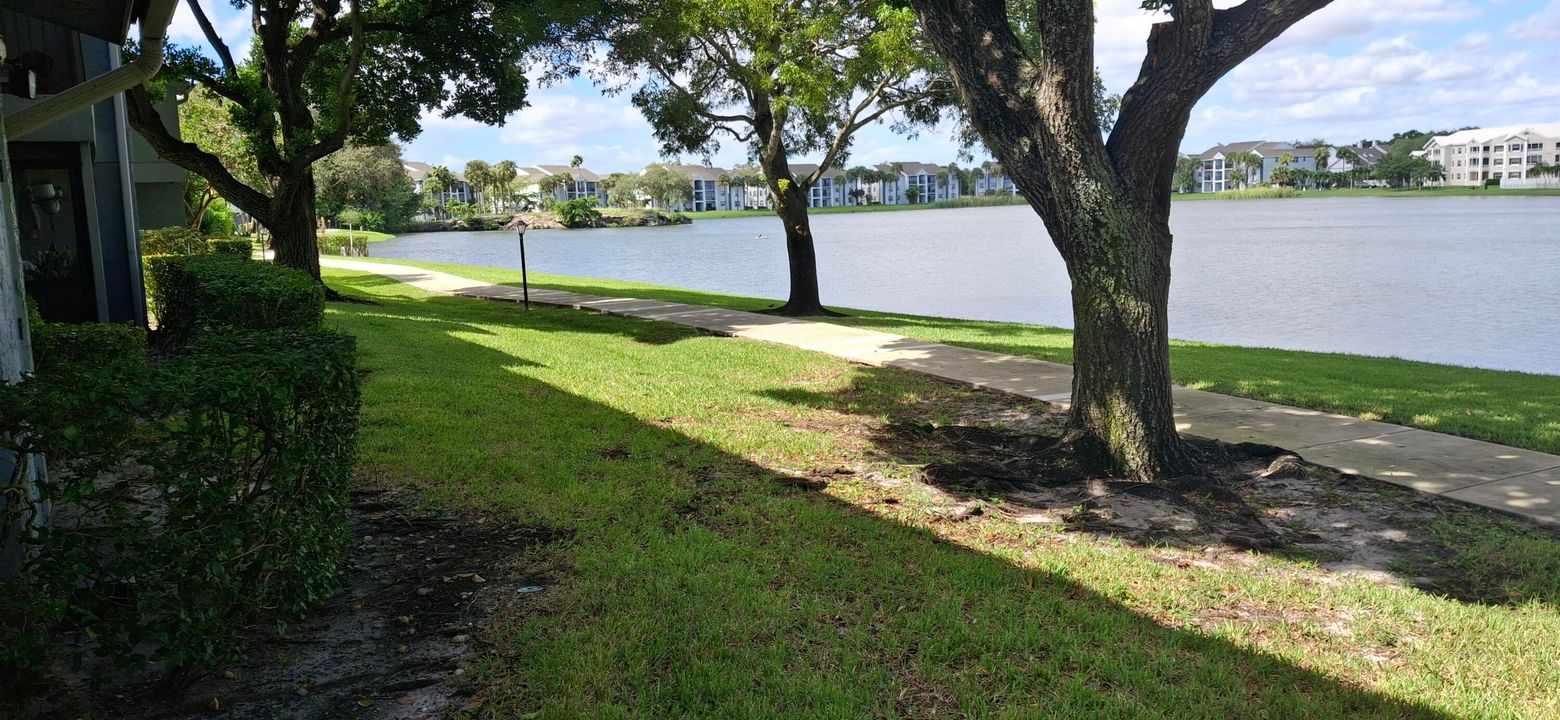 For Rent: $2,275 (2 beds, 2 baths, 1000 Square Feet)