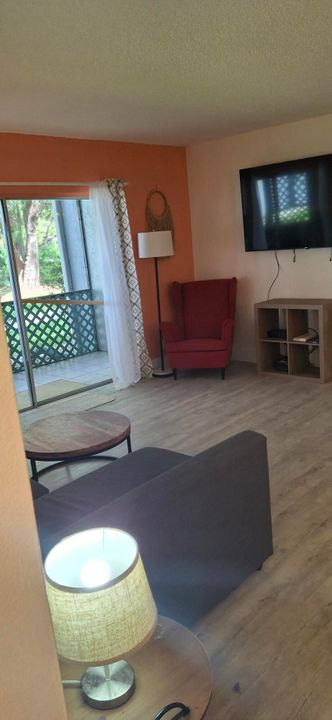 For Rent: $2,275 (2 beds, 2 baths, 1000 Square Feet)