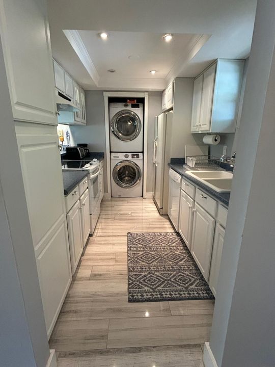 Под контрактом: $5,499 (1 спален, 1 ванн, 900 Квадратных фут)