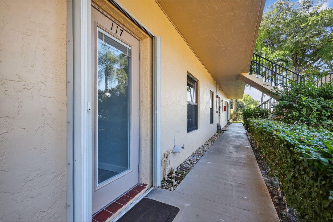 Под контрактом: $240,000 (2 спален, 2 ванн, 1015 Квадратных фут)