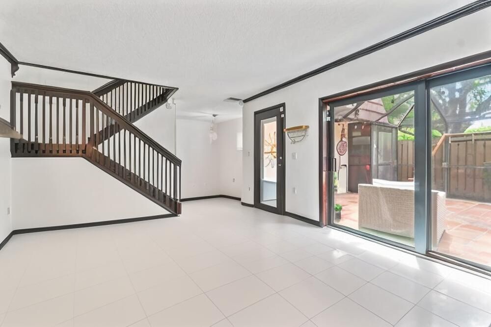 Active With Contract: $435,000 (2 beds, 2 baths, 1596 Square Feet)