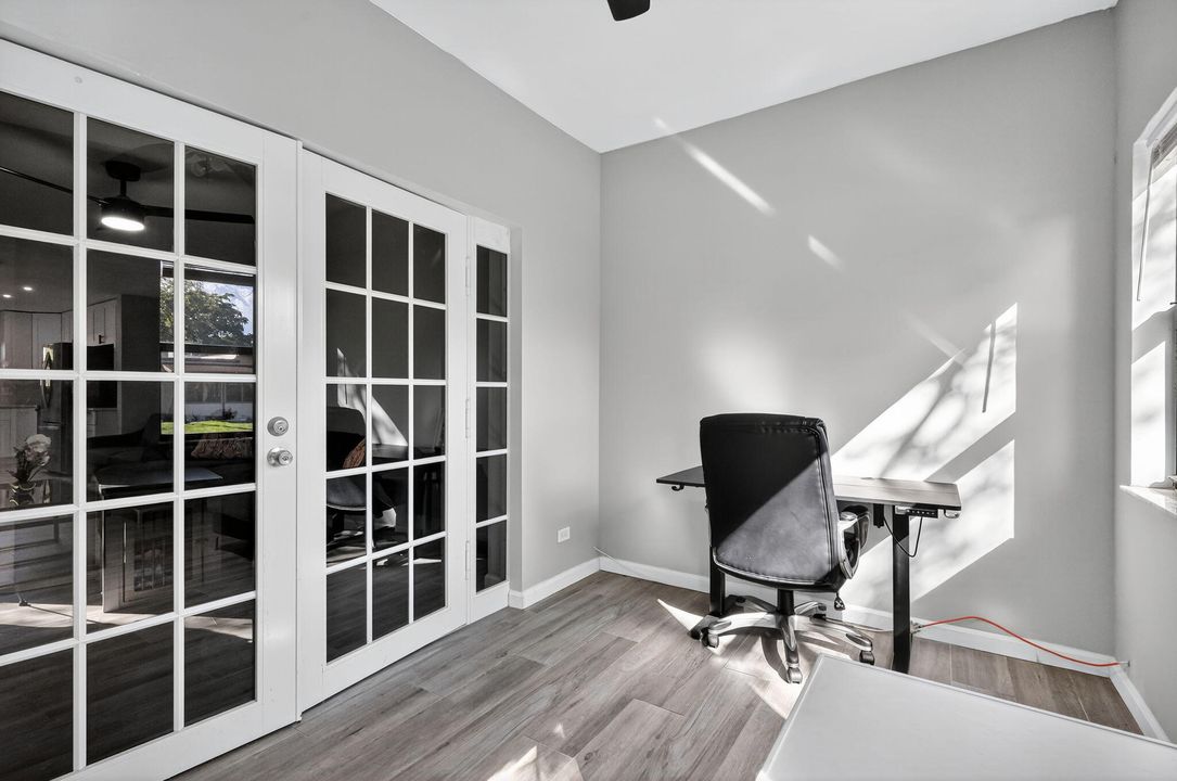 Под контрактом: $240,000 (2 спален, 2 ванн, 1015 Квадратных фут)