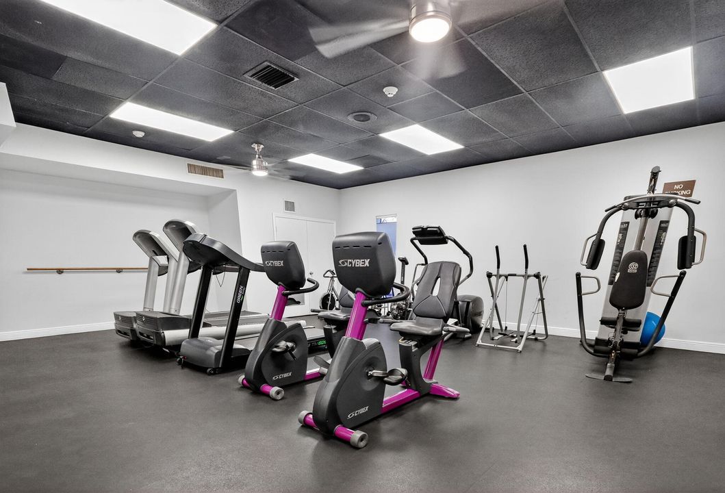 Под контрактом: $240,000 (2 спален, 2 ванн, 1015 Квадратных фут)