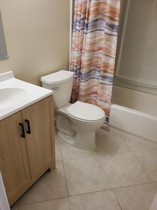 待售: $103,999 (2 贝兹, 1 浴室, 828 平方英尺)