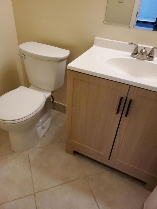 待售: $103,999 (2 贝兹, 1 浴室, 828 平方英尺)