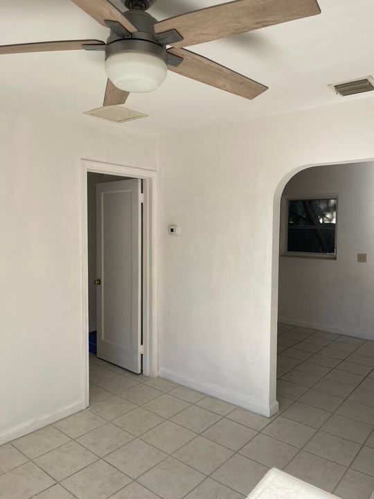 For Rent: $1,700 (1 beds, 1 baths, 650 Square Feet)