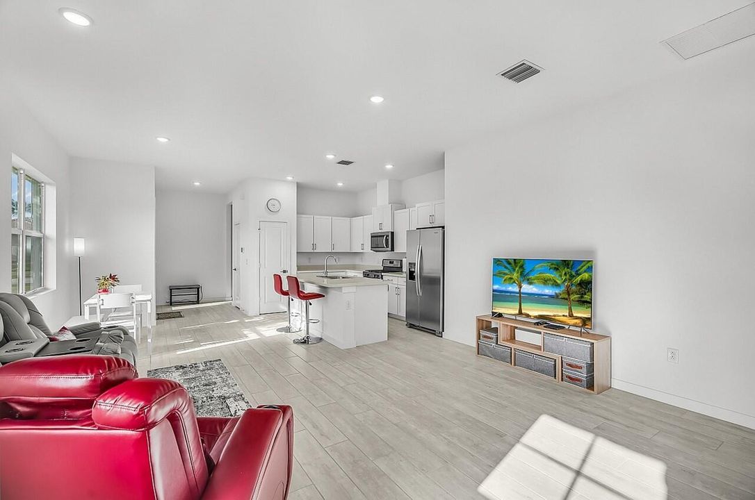 En Venta: $505,000 (3 camas, 2 baños, 1925 Pies cuadrados)