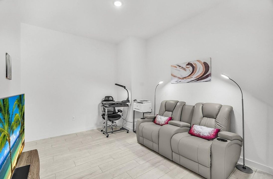 En Venta: $505,000 (3 camas, 2 baños, 1925 Pies cuadrados)