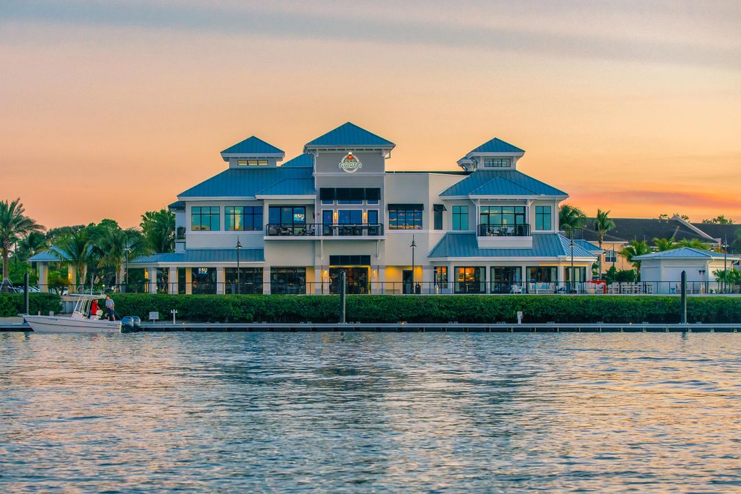 For Sale: $4,100,000 (3 beds, 4 baths, 3400 Square Feet)