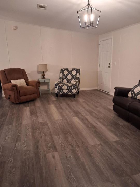 Active With Contract: $199,000 (3 beds, 2 baths, 1512 Square Feet)