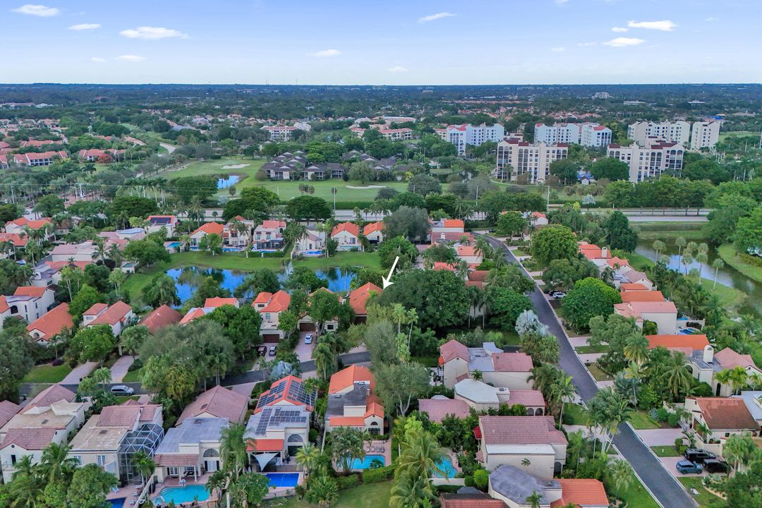 Active With Contract: $799,995 (2 beds, 2 baths, 1936 Square Feet)