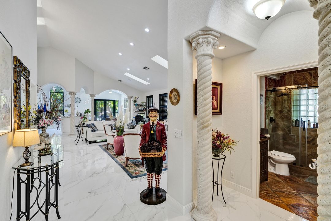 Active With Contract: $799,995 (2 beds, 2 baths, 1936 Square Feet)