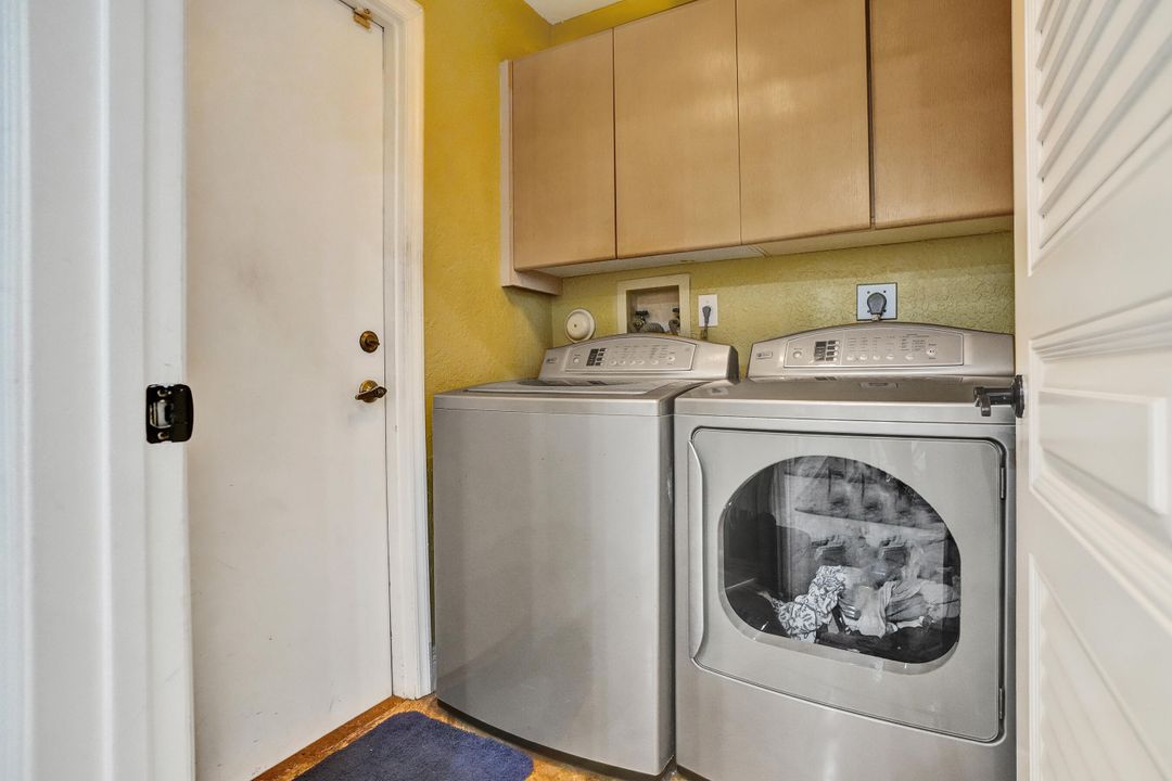 Active With Contract: $799,995 (2 beds, 2 baths, 1936 Square Feet)