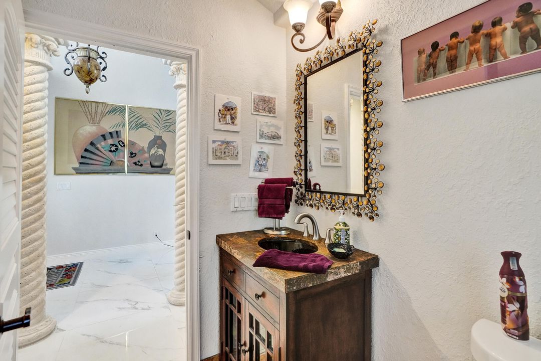 Active With Contract: $799,995 (2 beds, 2 baths, 1936 Square Feet)