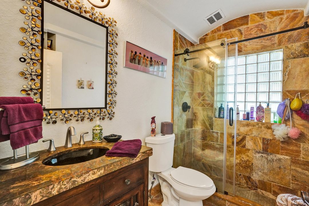 Active With Contract: $799,995 (2 beds, 2 baths, 1936 Square Feet)