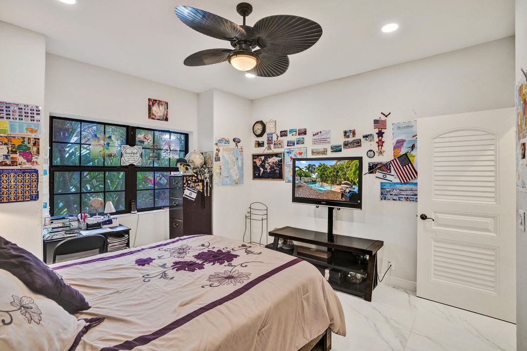 Active With Contract: $799,995 (2 beds, 2 baths, 1936 Square Feet)