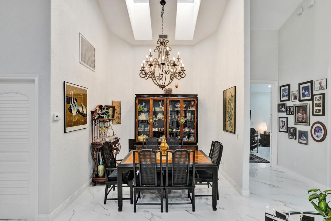 Active With Contract: $799,995 (2 beds, 2 baths, 1936 Square Feet)