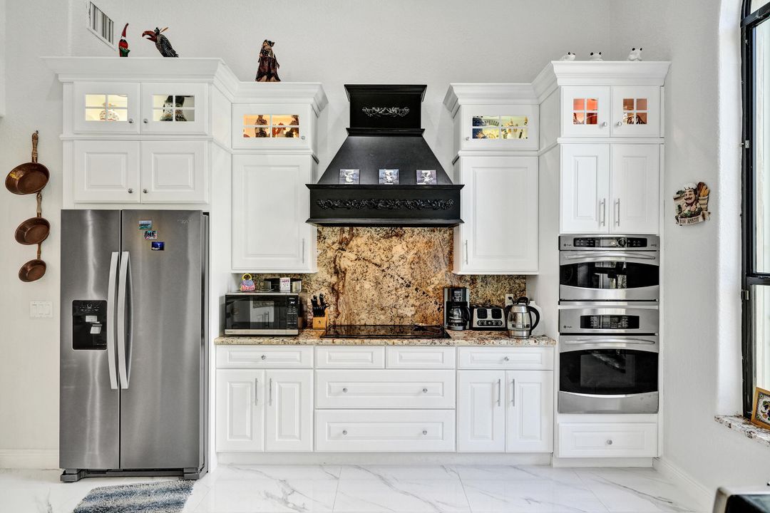 Active With Contract: $799,995 (2 beds, 2 baths, 1936 Square Feet)