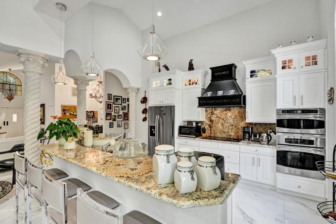 Active With Contract: $799,995 (2 beds, 2 baths, 1936 Square Feet)