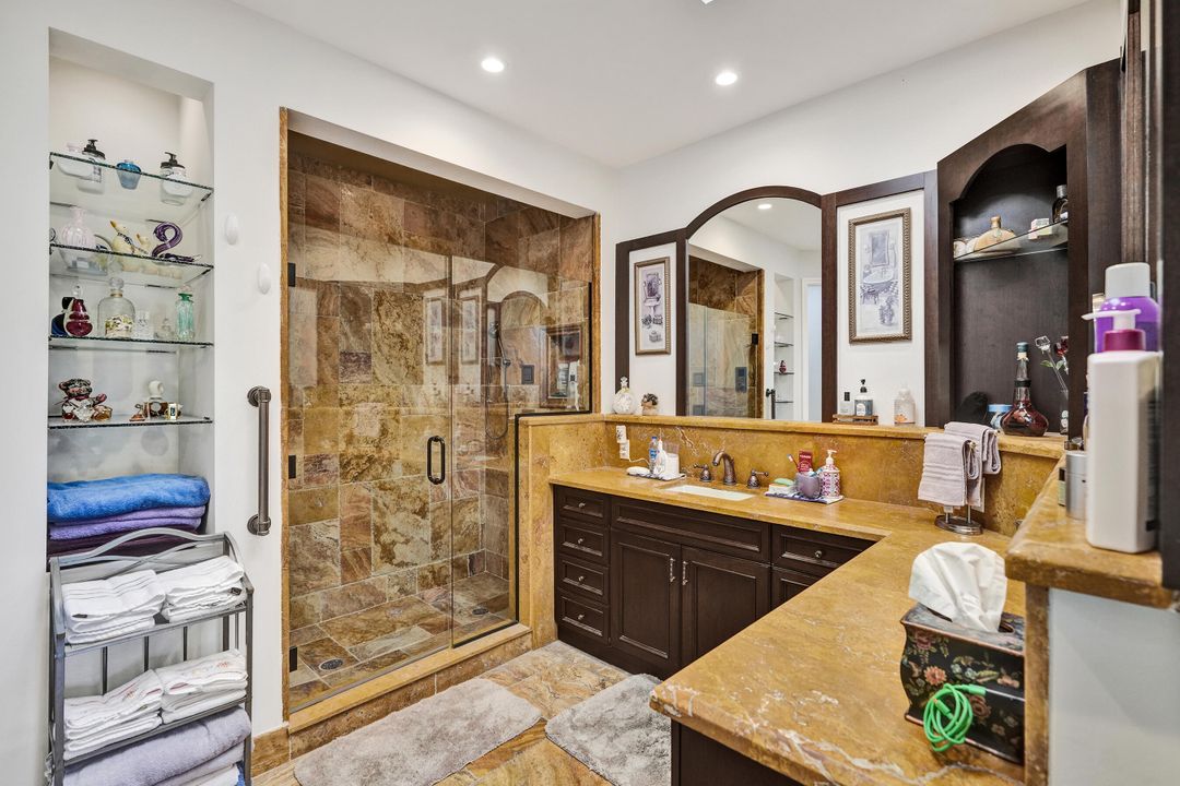 Active With Contract: $799,995 (2 beds, 2 baths, 1936 Square Feet)