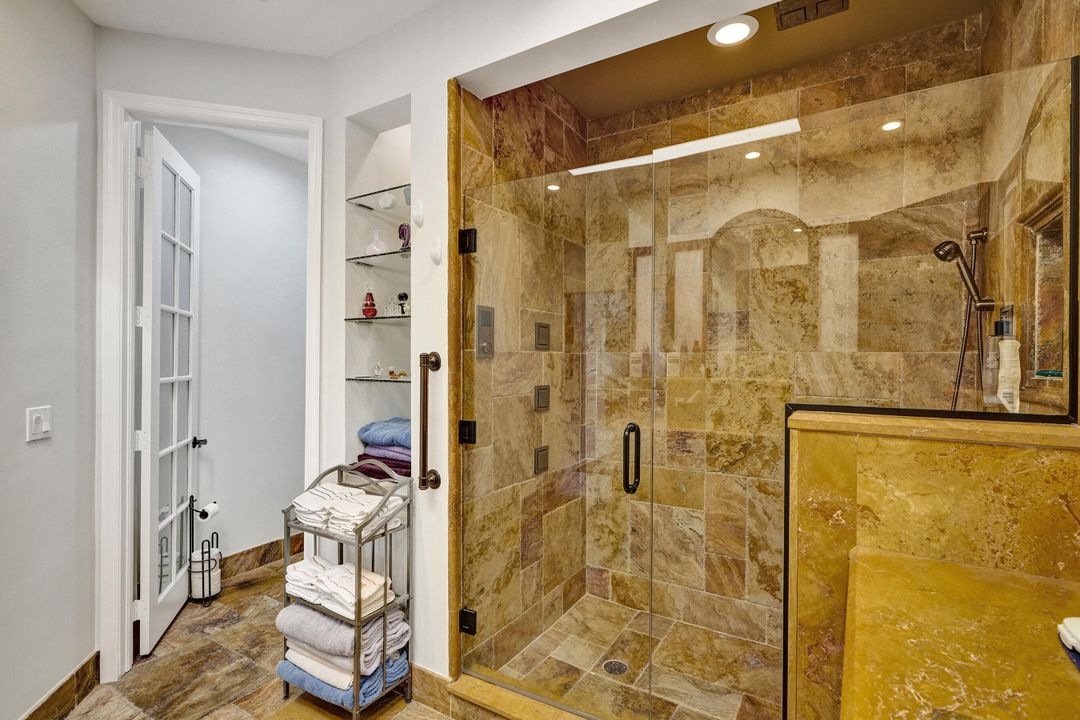 Active With Contract: $799,995 (2 beds, 2 baths, 1936 Square Feet)