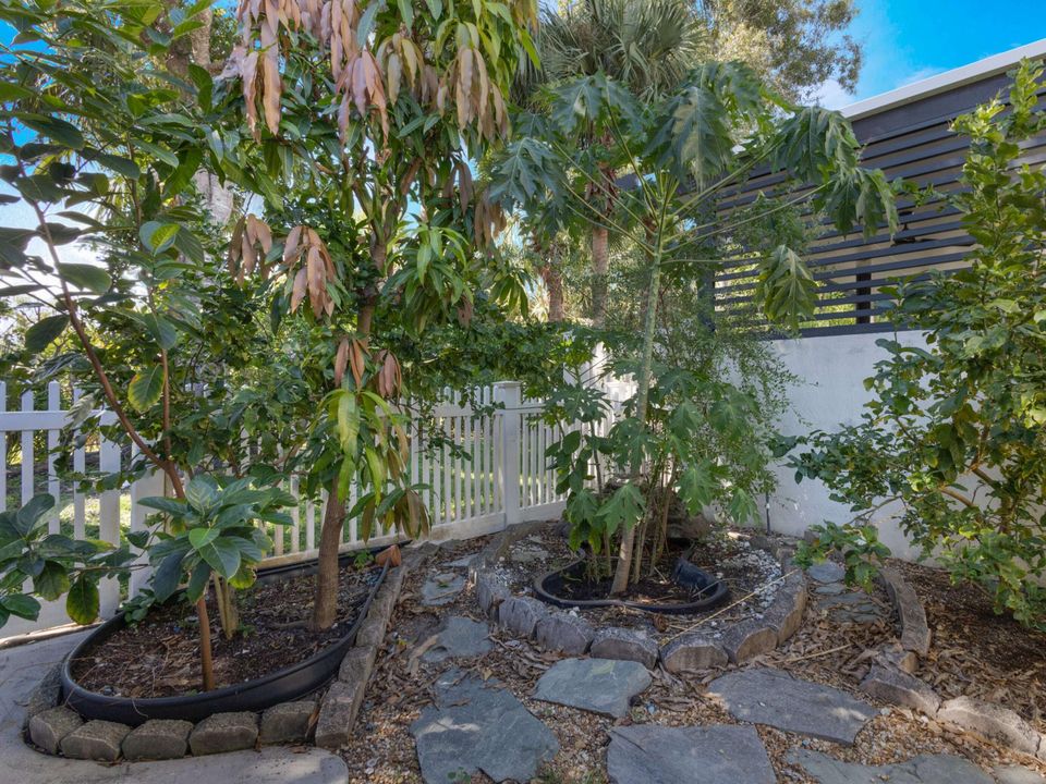 For Sale: $479,000 (3 beds, 2 baths, 1816 Square Feet)