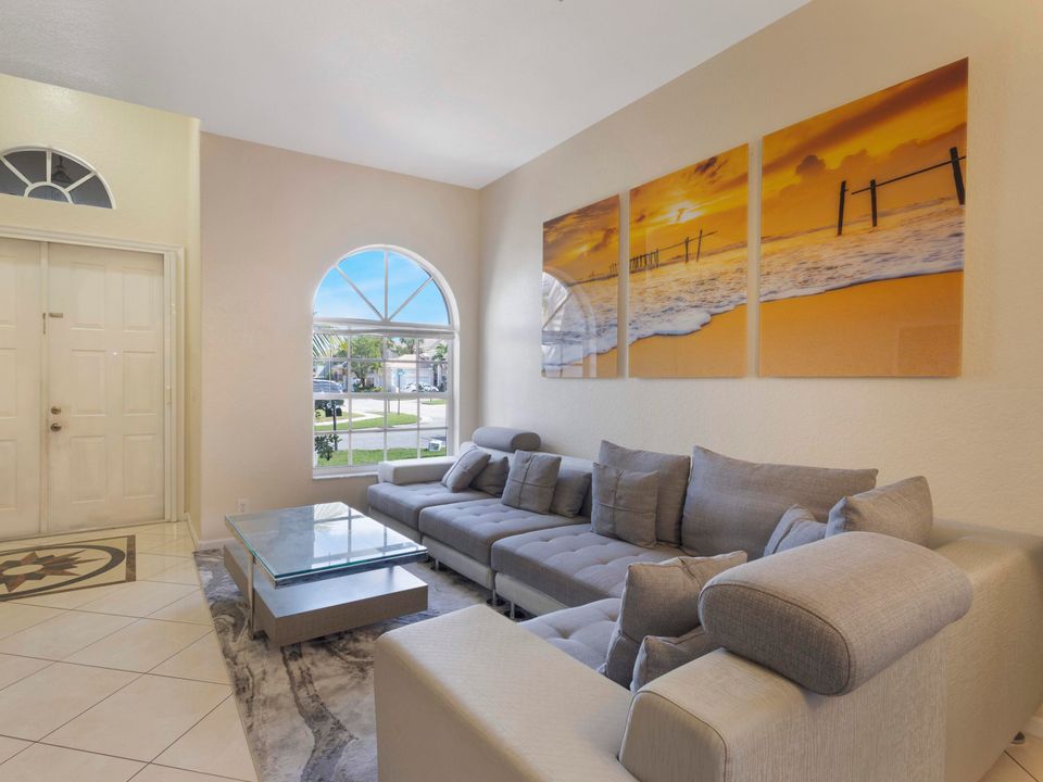 For Sale: $479,000 (3 beds, 2 baths, 1816 Square Feet)