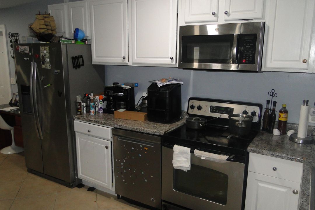 For Sale: $105,000 (1 beds, 1 baths, 620 Square Feet)