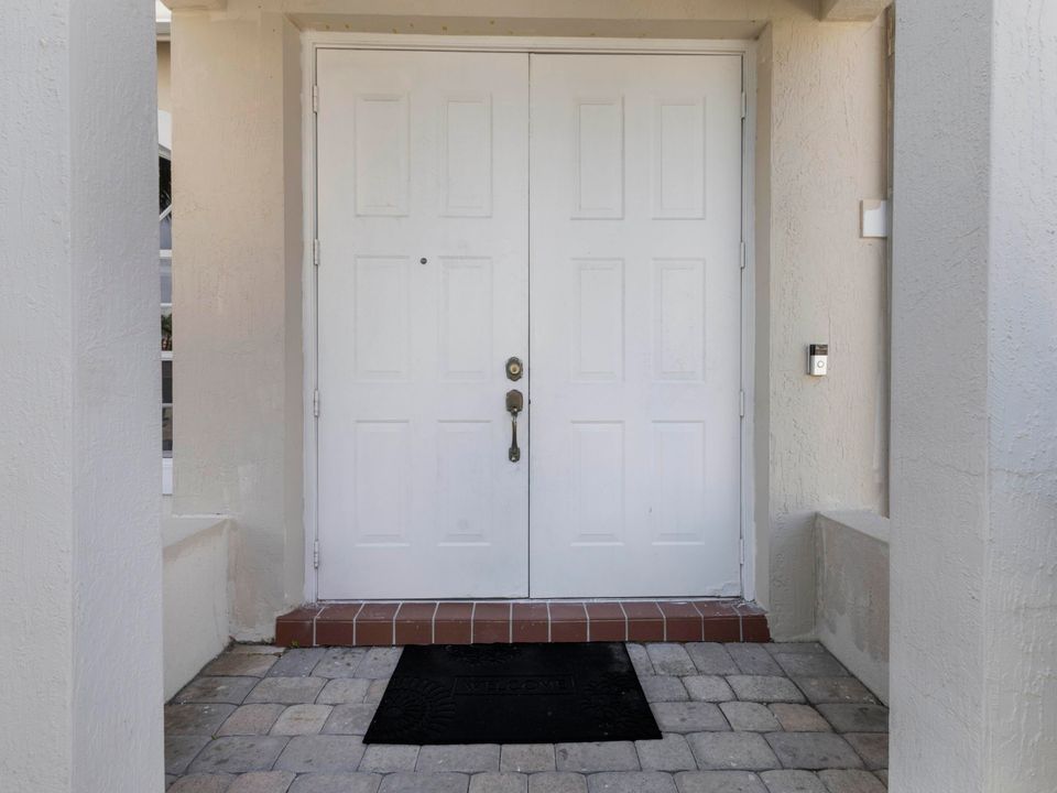 For Sale: $479,000 (3 beds, 2 baths, 1816 Square Feet)