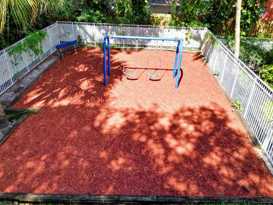 For Sale: $479,000 (3 beds, 2 baths, 1816 Square Feet)